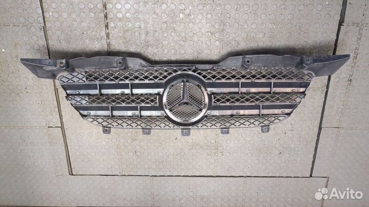 Решетка радиатора Mercedes Sprinter, 2010