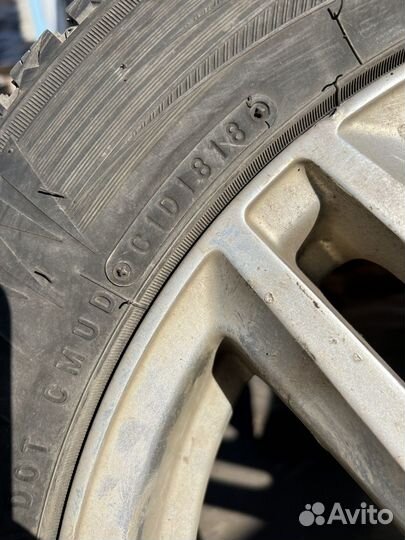Nitto Therma Spike 215/55 R16