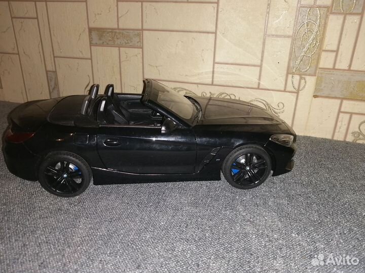 Модель BMW Z4 Roadsrer 1/14