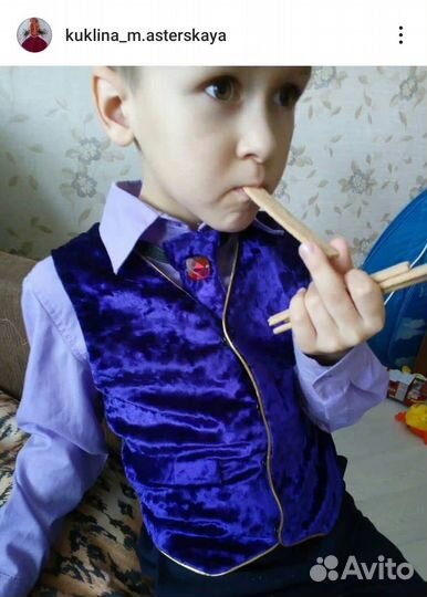 Жилетка нарядная для мальчика 6 лет