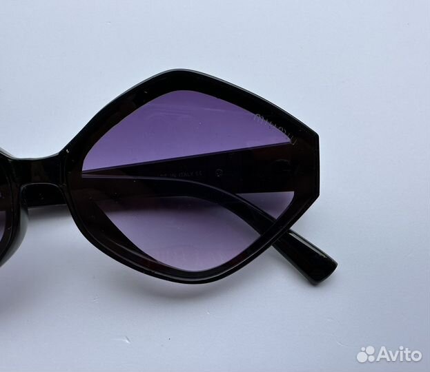 Солнцезащитные очки Miu Miu