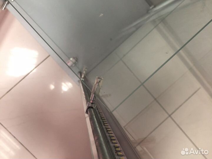 Стеклянная витрина