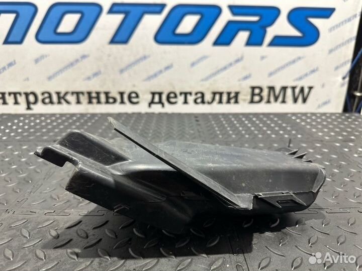 Воздуховод масляного радиатора передний правый Bmw