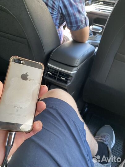 iPhone SE, 32 ГБ