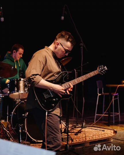 Уроки вокала, уроки игры на гитаре, барабанах, фор