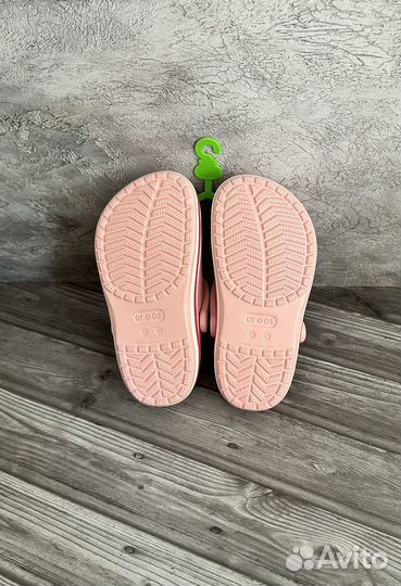 Новые Crocs для девочки