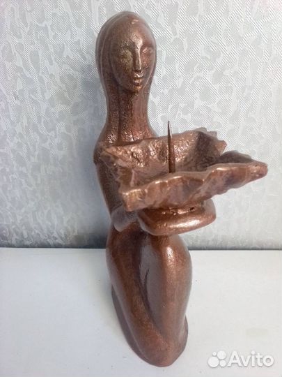 Статуэтка СССР литье Девушка с разносом подсвечник