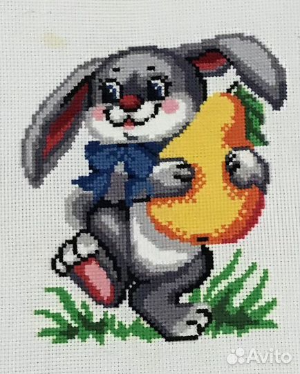 Картинка зайка, вышитая крестиком