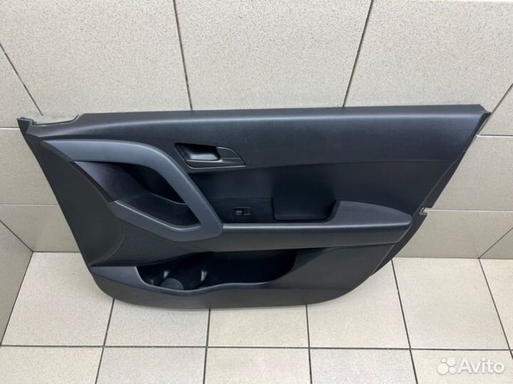 Обшивка двери передней правой Hyundai Creta