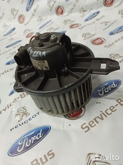 Моторчик печки audi A-6/C-5.2005г.в