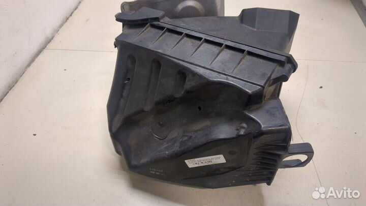 Корпус воздушного фильтра Audi A4 (B6), 2004