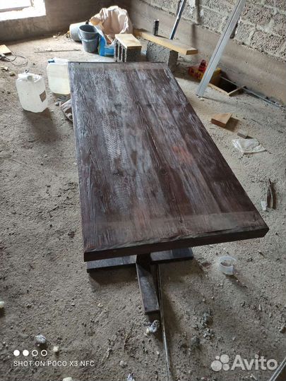 Стол деревянный