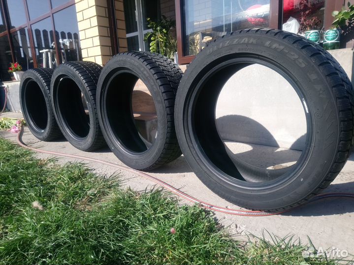 Bridgestone Blizzak LM-25 225/45 R17