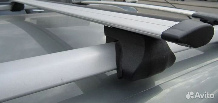 Багажник favorit на рейлинги с крыловидными дугами