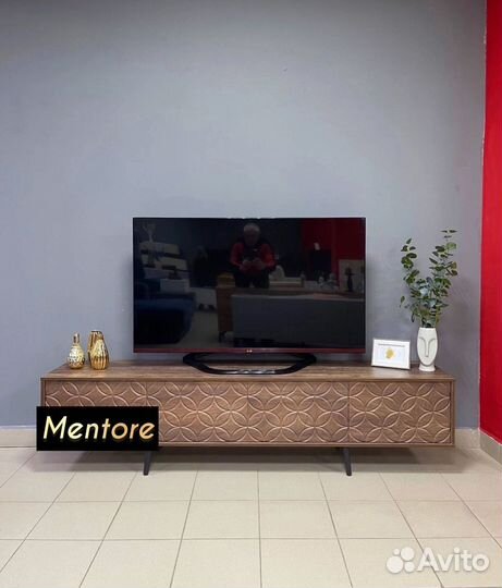 Тумба под тв Bravo на опорах