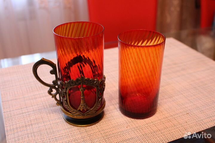 Подстаканник Москва с двумя красными бокалами