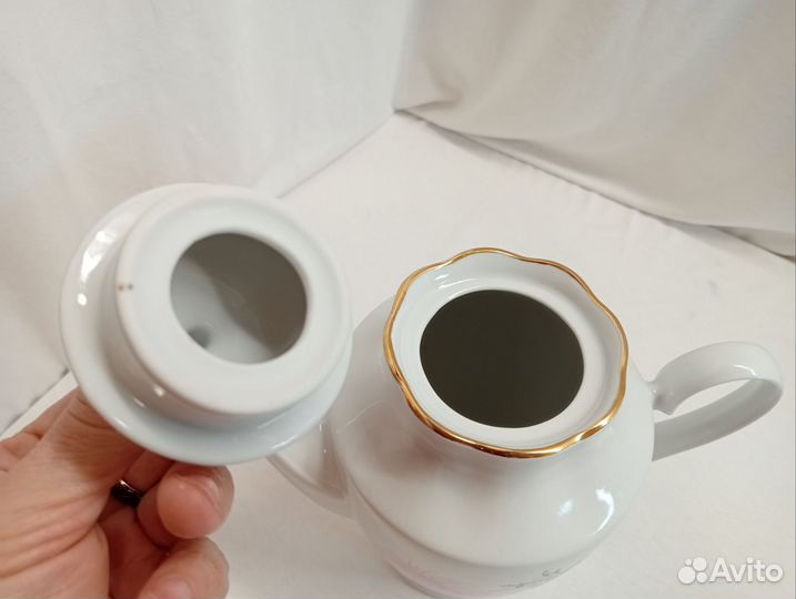 Кофейник Рига. Фарфор, позолота