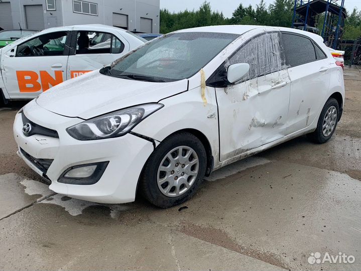 Hyundai i30 1.4 МТ, 2013, битый, 126 235 км
