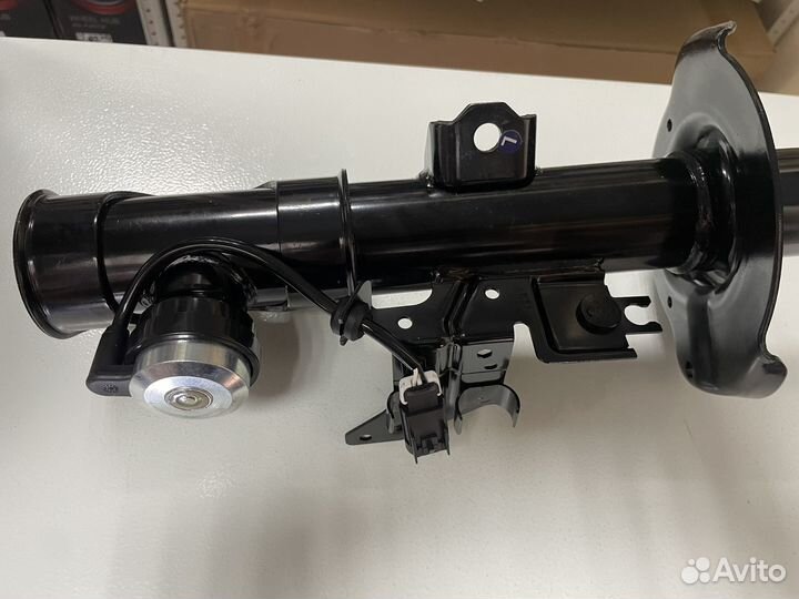 Амортизатор передний Cadillac SRX 2010-2016 Левый