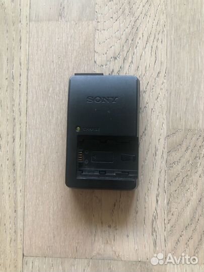 Зарядник sony