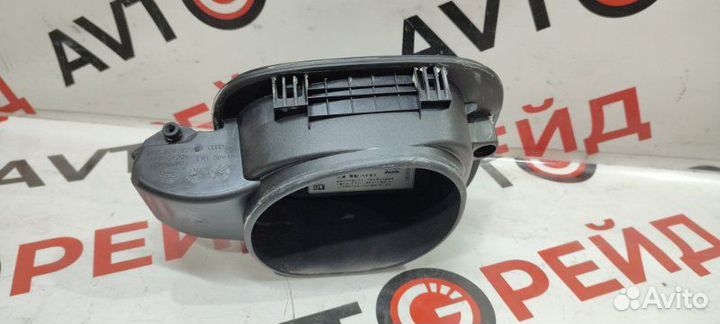 Лючок бензобака Audi Q5 8R cncd 10.06.2013