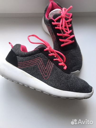 Кроссовки женские 38 размер