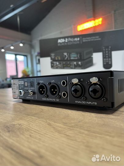 RME ADI-2 Pro FS R Black Edition