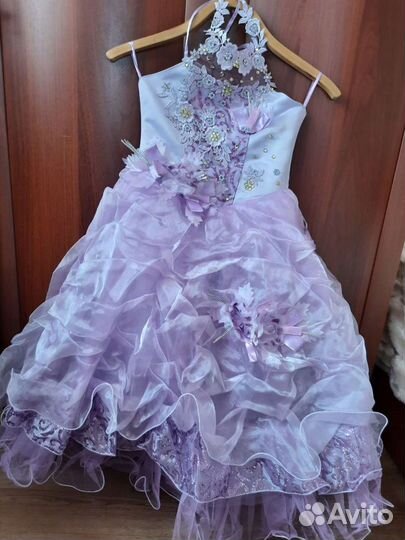 Платье для девочки на праздник много
