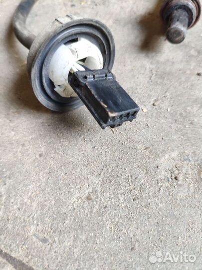 Mitsubishi lancer cedia лямдозонд 4G15