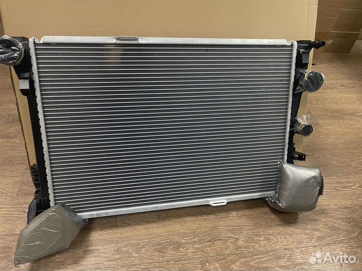 Радиатор Мерседес C купе 2 c204 2011-15