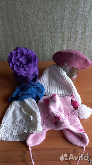 Шапки для девочки пакетом 3-4 года