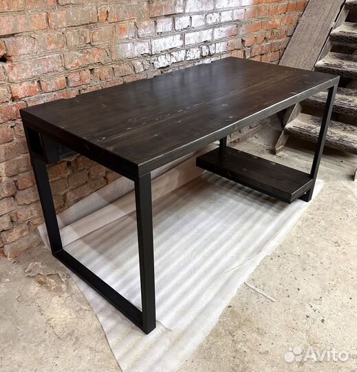 Компьютерный стол с местом под провода лофт