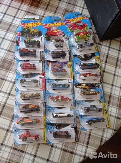 Машинки hotwheels