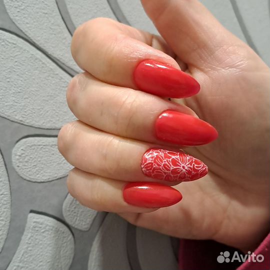 Маникюр, педикюр, наращивание ногтей