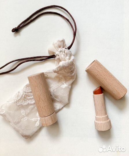 Помада деревянная