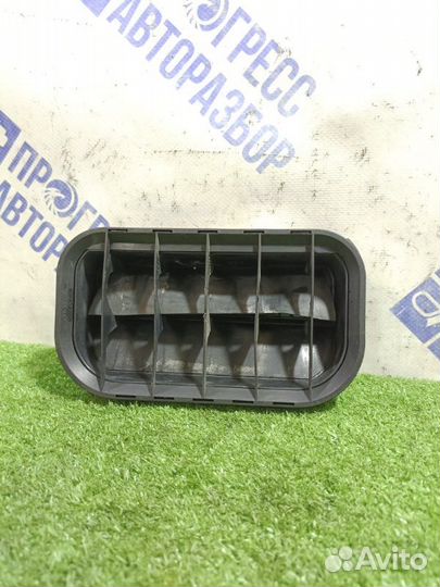 Воздушный клапан кузова задний левый Skoda Superb