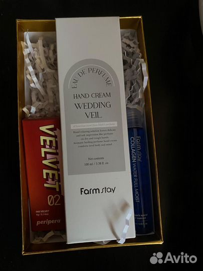 Подарочный набор уходовой косметики для женщины