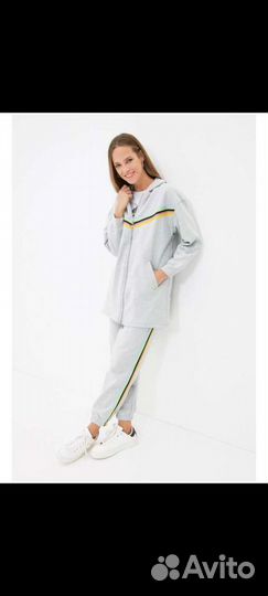 Спортивный костюм женский