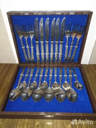 Набор новых столовых приборов. 24 предмета