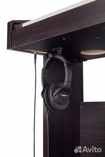 Клавишный инструмент Roland RP501R-CB