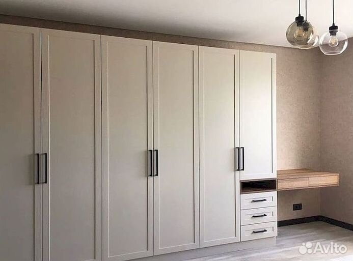 Распашной шкаф