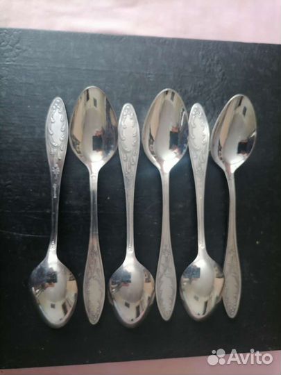 Столовые ложки, чайные сервизы