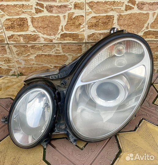 Левая Фара Mercedes w211