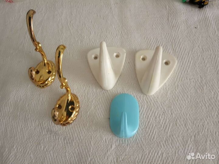 Крючки для одежды вешалки