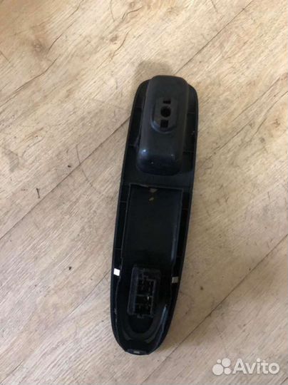 Кнопка стеклоподъемника переднего правого peugeot 406 0.0 nn