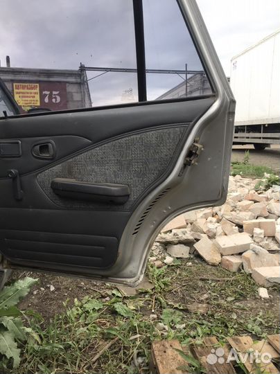 Заняя правая дверь дэу нексиа