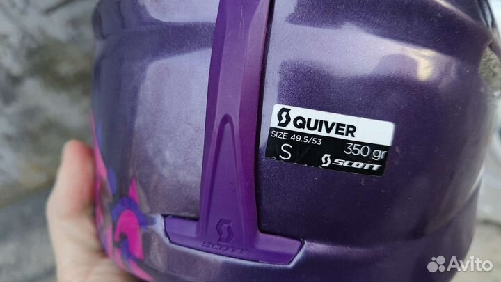 Детские горнолыжные ботинки и шлемы