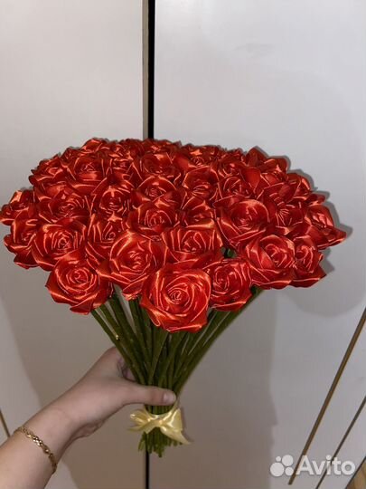 Цветы из атласных лент