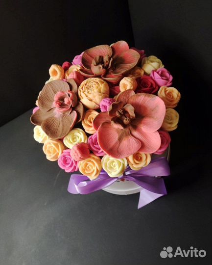 Шоколадные Цветы в Шляпной Коробке