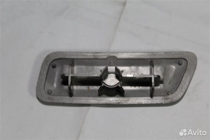 Крышка форсунки омывателя фар передняя правая